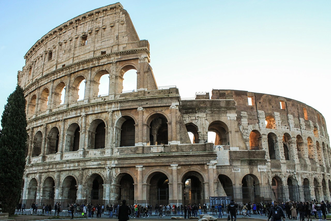 What can visitors expect to see in the Colosseum’s underground area?