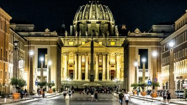 Is the Vatican Night Tour Available Every Day?